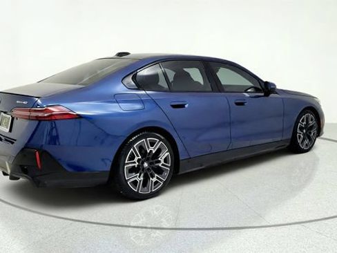 Used 2026 BMW i5 eDrive40 w/ M Sport Package AWD/4WD image 9
