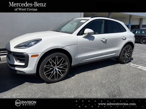 Used 2024 Porsche Macan AWD/4WD image 1