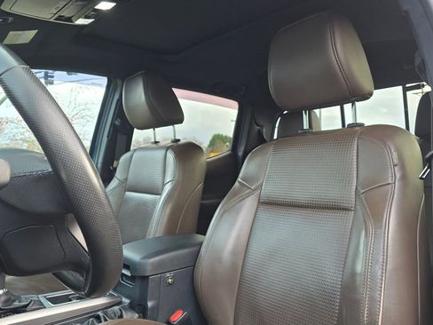 Used 2019 Toyota Tacoma Limited image 24