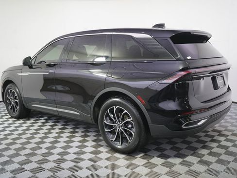 Used 2026 Lincoln Nautilus Premier w/ Equipment Group 102A AWD/4WD image 3
