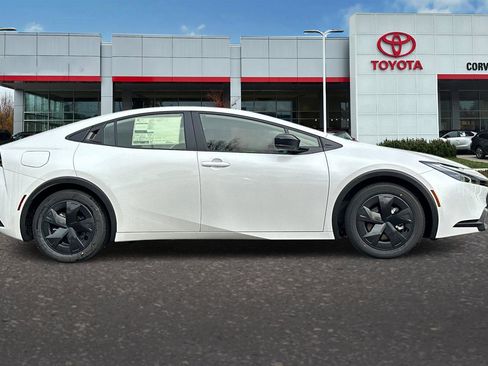 New 2026 Toyota Prius Plug-In Hybrid image 4