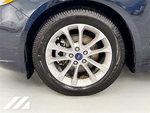 Used 2020 Ford Fusion SE image 31