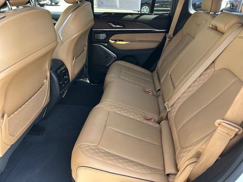 Used 2022 Jeep Grand Cherokee Summit w/ Luxury Tech Group V AWD/4WD image 16