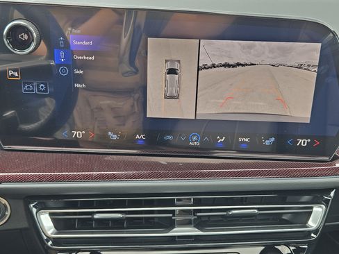 New 2026 Chevrolet Traverse Z71 w/ Enhanced Driving Package AWD/4WD image 13
