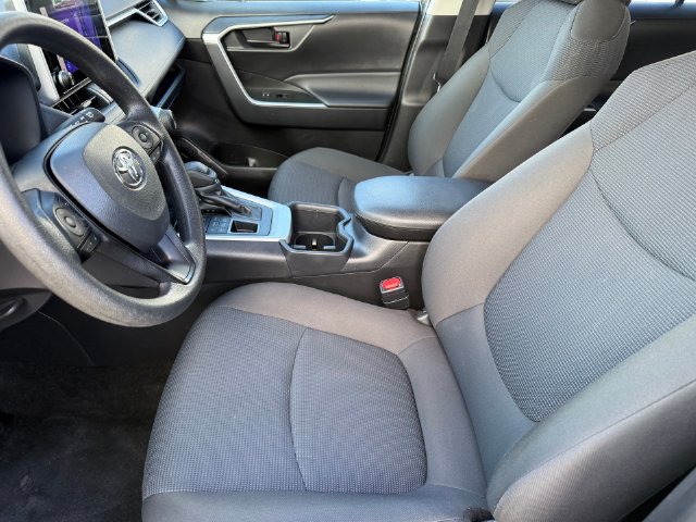 Used 2025 Toyota RAV4 LE AWD/4WD image 13