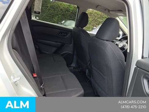 Used 2024 Nissan Rogue S FWD image 15