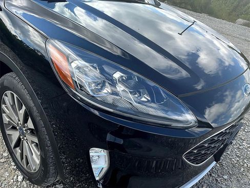 Used 2021 Ford Escape Titanium image 27