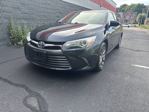 Used 2015 Toyota Camry XLE FWD image 3