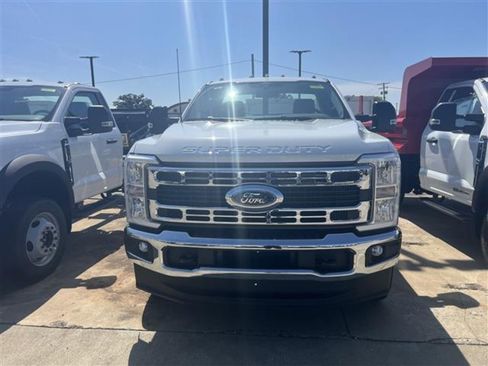 New 2025 Ford F350 XL w/ XL Chrome Package image 2