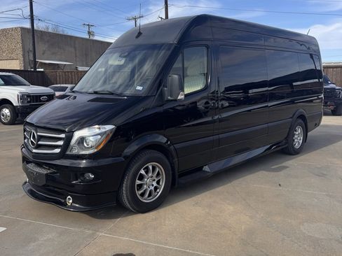 Used 2018 Mercedes-Benz Sprinter 3500 image 3