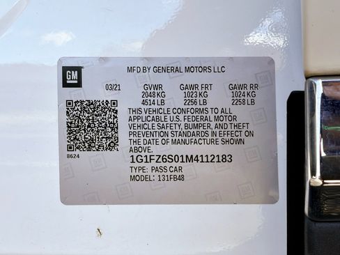 Used 2021 Chevrolet Bolt Premier w/ Infotainment Package image 24