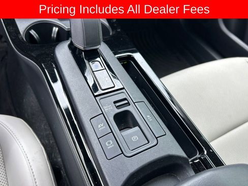 Used 2024 Toyota Prius XLE FWD image 10