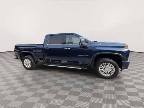 Used 2020 Chevrolet Silverado 2500 High Country w/ Z71 Off-Road Package image 4