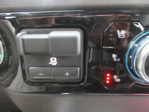 New 2026 GMC Sierra 3500 SLT w/ SLT Premium Package image 21