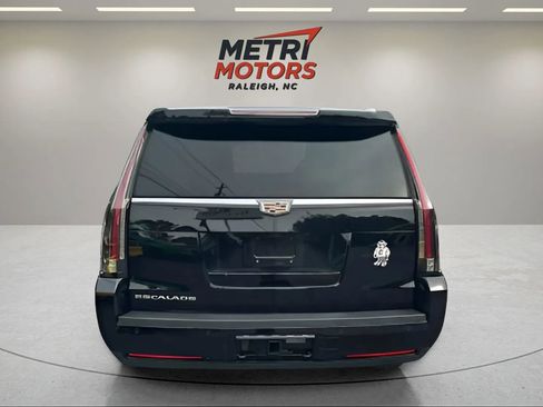 Used 2019 Cadillac Escalade ESV Premium Luxury image 12
