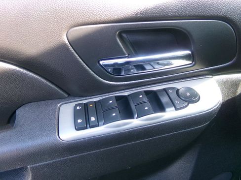 Used 2012 Chevrolet Tahoe 4WD w/ Skid Plate Package image 15