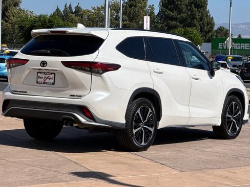 Certified 2021 Toyota Highlander XSE AWD/4WD image 4