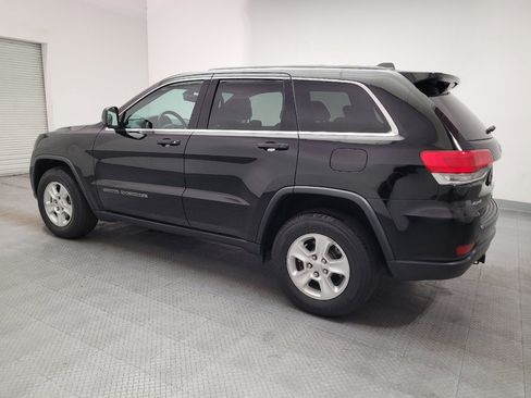 Used 2017 Jeep Grand Cherokee Laredo AWD/4WD image 3