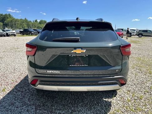 New 2026 Chevrolet Trax LT w/ LT Convenience Package FWD image 9