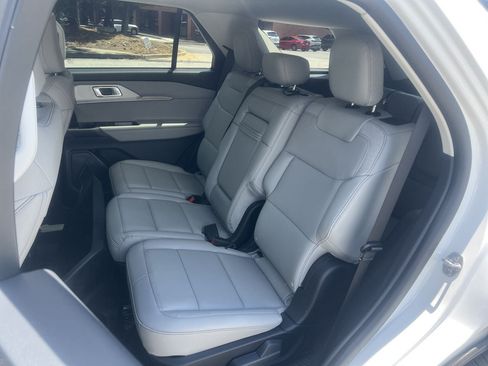 New 2026 Ford Explorer Active w/ Active Comfort Package RWD image 15