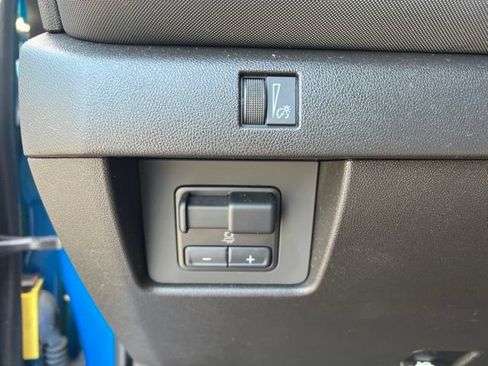 Used 2023 Chevrolet Colorado Z71 w/ Z71 Convenience Package 2 AWD/4WD image 10