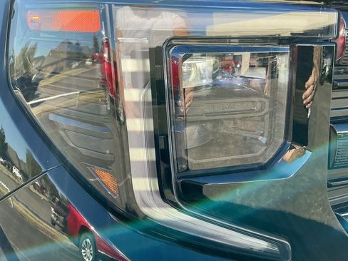 Used 2022 GMC Sierra 1500 Elevation w/ Elevation Premium Package image 8