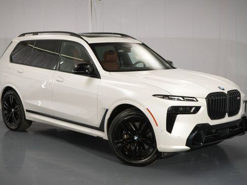 Used 2025 BMW X7 M60i image 14