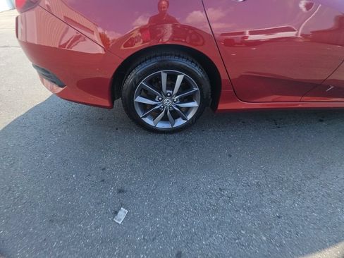 Used 2019 Honda Civic EX image 9