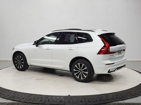 Used 2025 Volvo XC60 B5 Plus AWD/4WD image 5