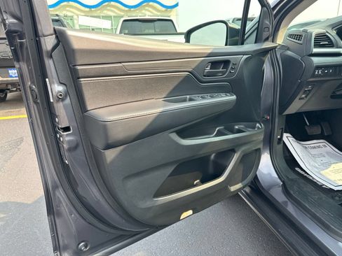 Used 2025 Honda Odyssey EX-L image 17