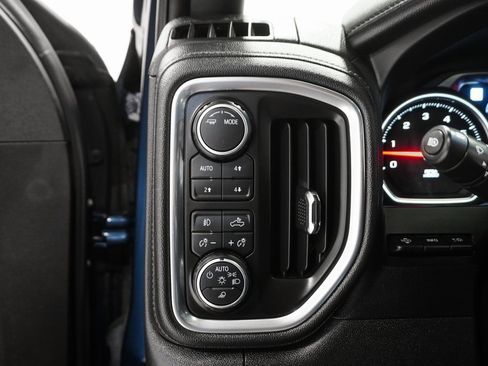 Used 2022 Chevrolet Silverado 1500 High Country w/ Technology Package image 25