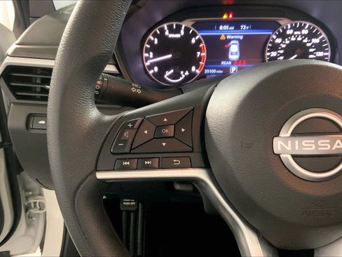 Used 2025 Nissan Altima 2.5 SV FWD image 18