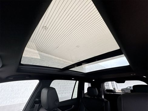 Certified 2025 Cadillac XT6 Premium Luxury image 19