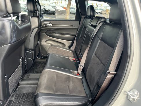 Used 2020 Jeep Grand Cherokee Altitude image 17