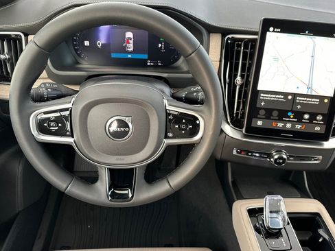 New 2026 Volvo XC90 T8 Ultra w/ Protection Package Premier AWD/4WD image 13