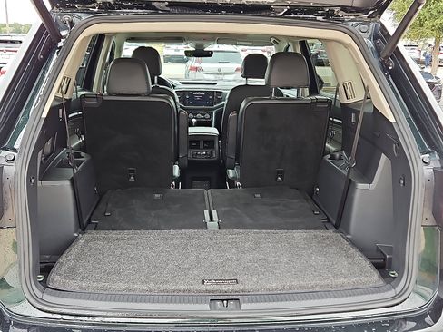 Certified 2022 Volkswagen Atlas SEL Premium image 6