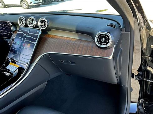 Used 2026 Mercedes-Benz GLC 300 GLC 300 image 18