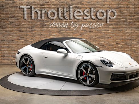 Used 2024 Porsche 911 Cabriolet image 4