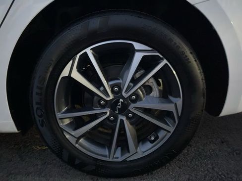 Used 2023 Kia Forte LXS w/ LXS Technology Package image 10