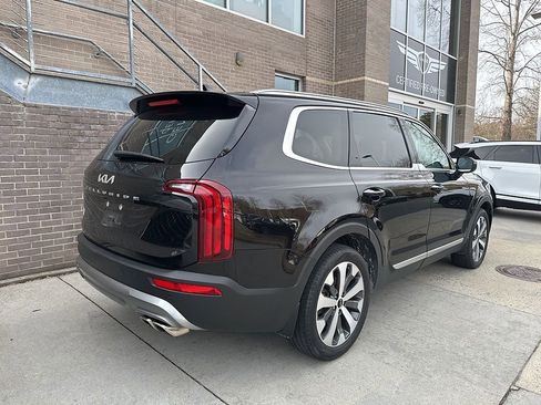 Used 2022 Kia Telluride S image 3