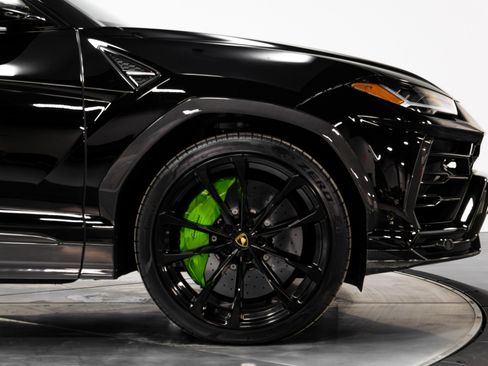 Used 2022 Lamborghini Urus image 19