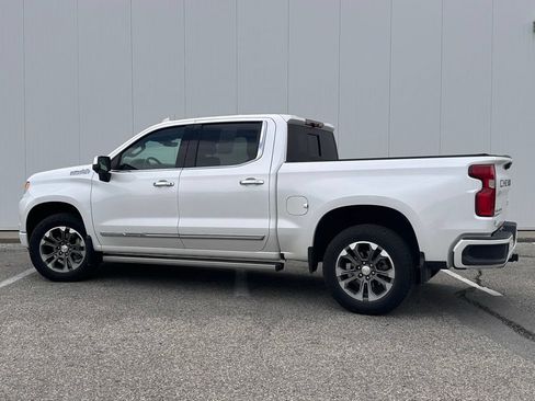 Used 2023 Chevrolet Silverado 1500 High Country w/ Technology Package AWD/4WD image 3