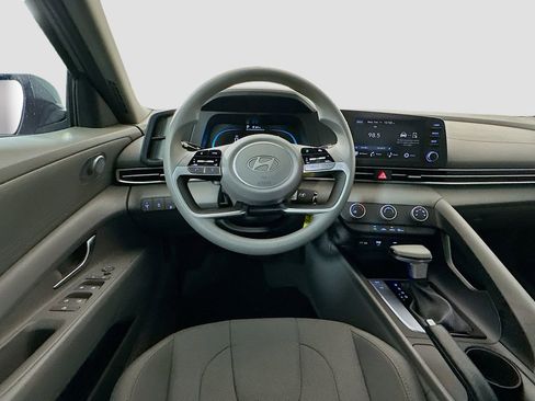 New 2026 Hyundai Elantra SE image 17