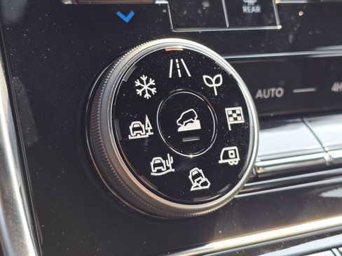 New 2025 Nissan Armada SL w/ Captain's Chari Seat Package image 16