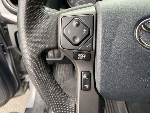 Used 2019 Toyota Tacoma TRD Off-Road image 30