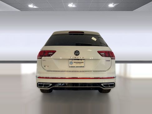 Used 2024 Volkswagen Tiguan SEL R-Line image 10