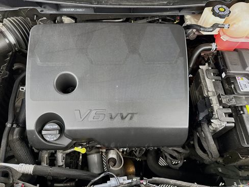 Used 2023 Chevrolet Traverse LT FWD image 69