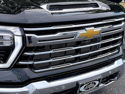 Used 2024 Chevrolet Silverado 2500 LTZ w/ LTZ Convenience Package AWD/4WD image 29