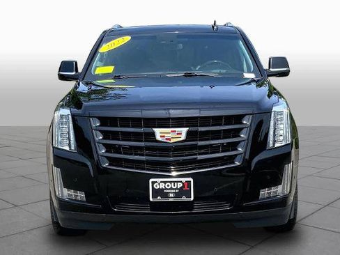 Used 2020 Cadillac Escalade Luxury w/ Escalade Sport Edition AWD/4WD image 4