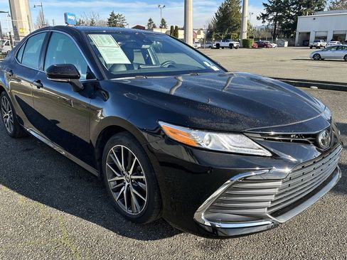 Certified 2023 Toyota Camry XLE image 3